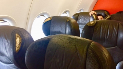Hành khách 'tố' ghế ngồi quá cũ, Jetstar Pacific nói gì?