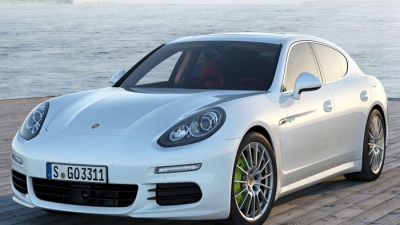Triệu hồi hơn 33.000 xe Porsche Panamera do nguy cơ gây cháy