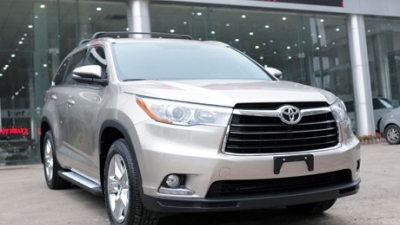 Có gì khiến Toyota Highlander đời 2016 rao bán hơn 2,4 tỷ đồng?