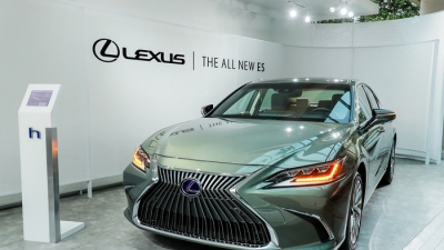 Lexus ES 300h mới, ra mắt tại Việt Nam được nâng cấp những gì?