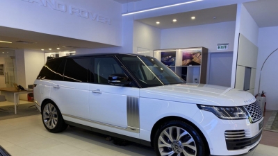 Xe sang Range Rover Vogue hạ giá gần 1 tỷ đồng