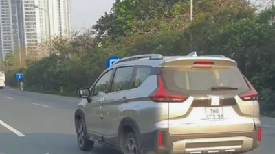 Mitsubishi Xpander Cross chạy thử trên đường phố Hà Nội