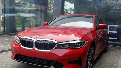 Cận cảnh BMW 320i Sport Line Plus 2020 vừa ra mắt thị trường Việt Nam