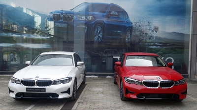 Chênh 280 triệu đồng, BMW 320i Sport Line Plus có gì 'sáng giá' hơn 320i Sport Line?