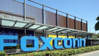 Ôtô tuần qua: Foxconn muốn mua dây chuyền sản xuất của VinFast, Corolla Altis mới sắp ra mắt?