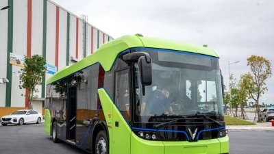 TP. HCM: Thí điểm xe buýt chạy điện của VinGroup trong 24 tháng