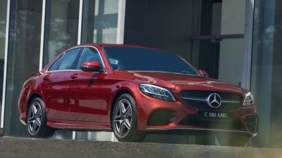 Mercedes-Benz C 180 AMG giá 1,5 tỷ đồng có gì cạnh tranh VinFast Lux A2.0?