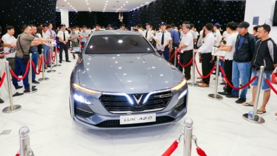 Ô tô tuần qua: VinFast sẽ bán ô tô tại Lào, Honda SH tăng giá bán thêm 300 nghìn đồng