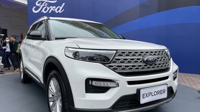 Cận cảnh Ford Explorer 2022 giá bán 2,4 tỷ đồng tại Việt Nam