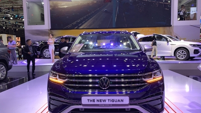 Nâng cấp trang bị, Volkswagen Tiguan 2023 có gì để cạnh tranh với Mercedes-Benz GLC300?