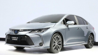 Toyota Corolla Altis mới sắp mở bán, đe doạ 'ngôi vương' Kia K3