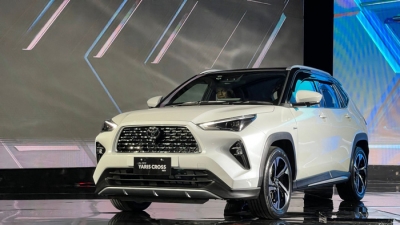 Toyota Innova 2023 và SUV đô thị cỡ nhỏ Yaris Cross sắp ra mắt khách hàng Việt