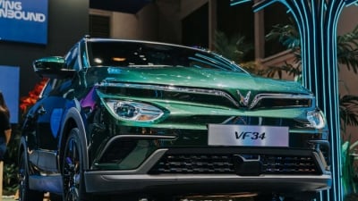 Ô tô VinFast VF e34 bán tại Indonesia rẻ hơn Việt Nam hơn 200 triệu