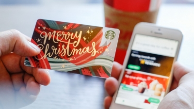 Starbucks ra mắt thẻ khách hàng và ứng dụng trên điện thoại thông minh
