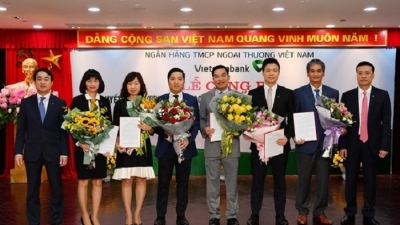 Vietcombank điều động và bổ nhiệm cùng lúc 10 nhân sự tại trụ sở chính