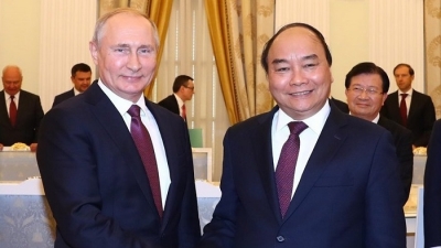 Chùm ảnh: Thủ tướng Nguyễn Xuân Phúc hội kiến Tổng thống Nga Putin