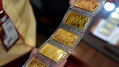 Giá vàng hôm nay 7/12: Vàng SJC tiệm cận mốc cao mới, vàng nhẫn mất giá