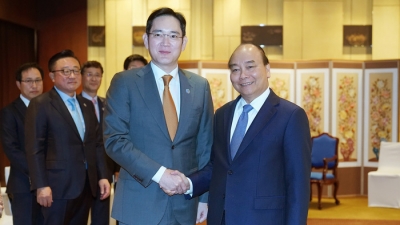 Thủ tướng muốn Samsung xây nhà máy sản xuất sản phẩm bán dẫn ở Việt Nam