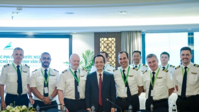 Giữa cơn khát nhân lực hàng không, ông Trịnh Văn Quyết 'khoe khéo' Bamboo Airways có 300 phi công