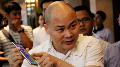 Ông Nguyễn Tử Quảng khoe thời khắc được Thủ tướng khen ngợi điện thoại Bphone