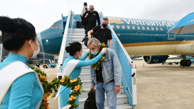 Đà Nẵng đón chuyến bay đầu tiên thí điểm đón khách quốc tế đến Việt Nam