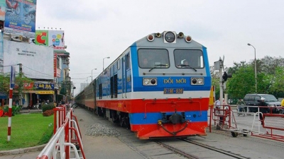 Thủ tướng giao Bộ GTVT đặt hàng bảo trì toàn đường sắt với VNR
