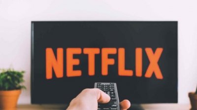 Netflix tiếp tục bị 'tuýt còi' vì chiếu phim có đường lưỡi bò phi pháp trên Biển Đông