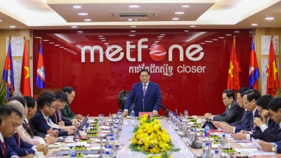 Thủ tướng làm việc với thương hiệu viễn thông 1 tỷ USD của Việt Nam tại Campuchia