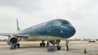 Việt Nam đón chuyến bay chở du khách nước ngoài đầu tiên