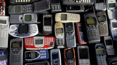Tắt sóng 2G, hàng chục triệu điện thoại 'cục gạch' bỏ đi sẽ xử lý thế nào?