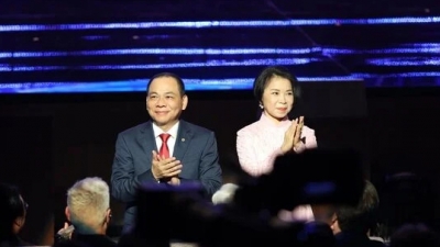 Những cặp vợ chồng doanh nhân Việt giàu có, quyền lực