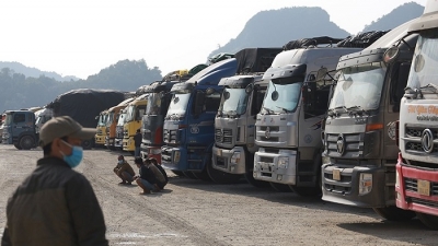 Khẩn cấp giải cứu 6.200 xe hàng kẹt ở cửa khẩu