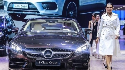 Đại lý Mercedes lãi hơn 100 triệu mỗi xe bán ra