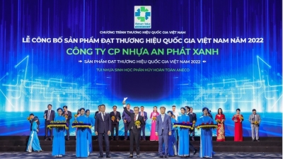 Lần đầu tiên sản phẩm nhựa sinh học phân hủy đạt Thương hiệu Quốc gia Việt Nam