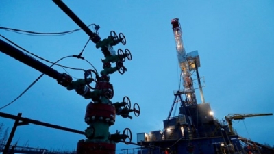 Giá dầu Brent phá ngưỡng 105 USD một thùng lần đầu tiên từ năm 2014