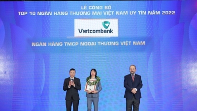 Vietcombank lần thứ 7 đứng đầu bảng xếp hạng top 10 ngân hàng thương mại uy tín