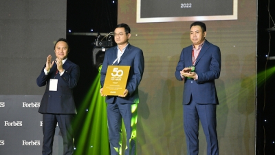 Vinamilk 10 năm liền góp mặt trong top 50 doanh nghiệp niêm yết tốt nhất của Forbes Việt Nam