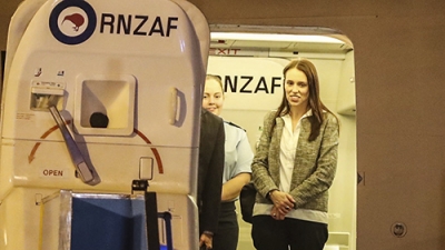Nữ Thủ tướng 37 tuổi New Zealand trang phục giản dị đến Đà Nẵng