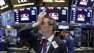 S&P 500 thấp nhất năm, Dow Jones rơi vào thị trường giá xuống