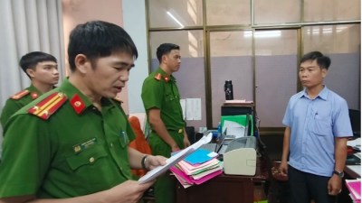 3 cán bộ Văn phòng đăng ký đất đai Quảng Ngãi tách thửa đất sai quy định ra sao?