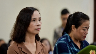 'Nhờ' sửa điểm cho người thân, vợ Chủ tịch tỉnh Hà Giang bị kỷ luật