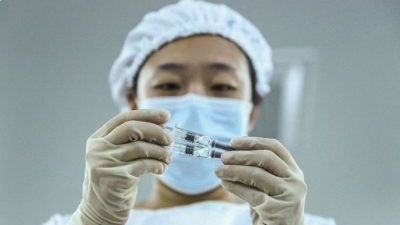 Loạt CEO Nhật Bản tiêm 'chui' vaccine ngừa COVID-19 của Trung Quốc