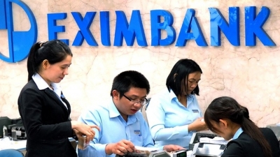 Giữa hàng loạt bê bối, Eximbank lãi đậm nhờ bán vốn tại Sacombank