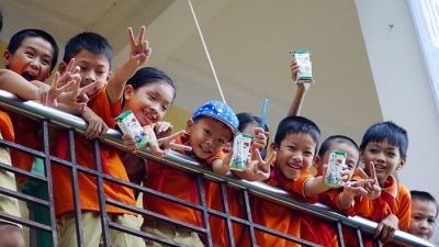 Vinamilk lên tiếng về việc bổ sung 14 loại vi chất vào Sữa học đường