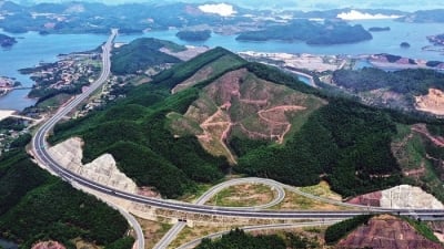 Quảng Ninh: Tỉnh đầu tiên tự huy động vốn làm đường cao tốc dài nhất Việt Nam