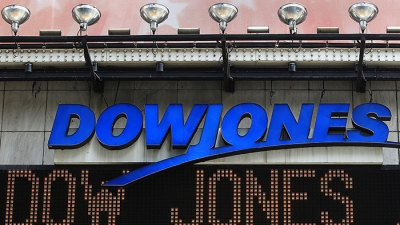 Khởi đầu quý mới tích cực, Dow Jones tăng gần 800 điểm