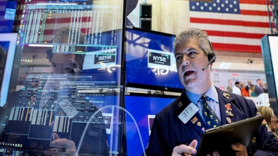 Dow Jones tăng 700 điểm, chứng khoán Mỹ vào vùng tích cực mới
