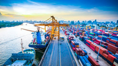Bloomberg: Xuất khẩu Việt Nam trải qua thời kỳ suy giảm dài nhất kể từ 2009