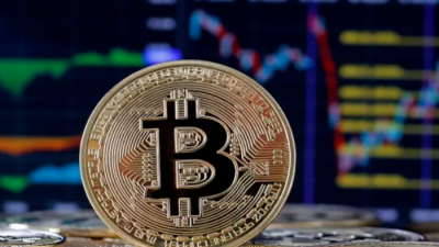 Bitcoin liên tục 'phá đỉnh', lập kỷ lục mới trên 71.000 USD