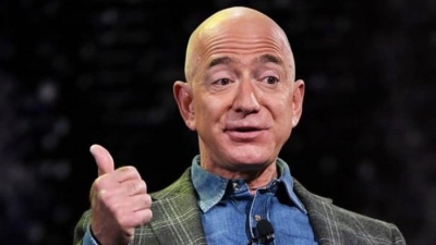 Tỷ phú Jeff Bezos quyên góp gần 100 triệu USD cho người vô gia cư